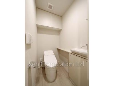 Lavatory ※Photo of the same layout on 5 floor. Decoration and fixture may differ.
