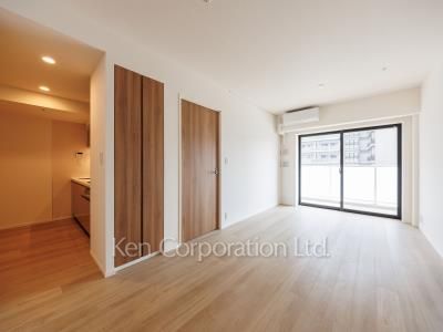 Living-Dining ※Photo of the same layout on 10 floor. Decoration and fixture may differ.