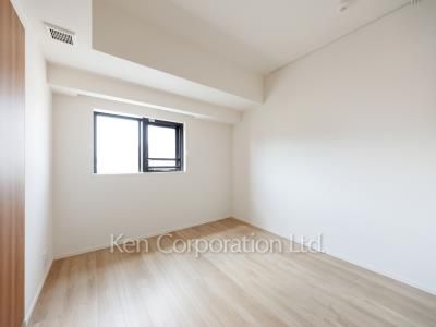 Bedroom ※Photo of the same layout on 9 floor. Decoration and fixture may differ.