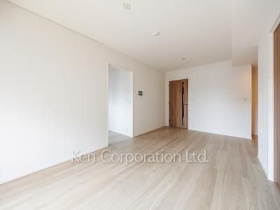 Living-Dining ※Photo of the same layout on 9 floor. Decoration and fixture may differ.