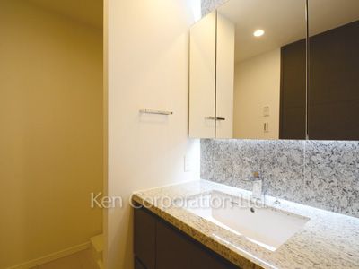 Powder Room ※Photo of the same layout on 1 floor. Decoration and fixture may differ.