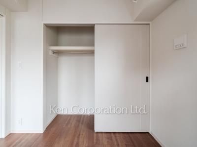 Closet ※Photo of the same layout on 9 floor. Decoration and fixture may differ.