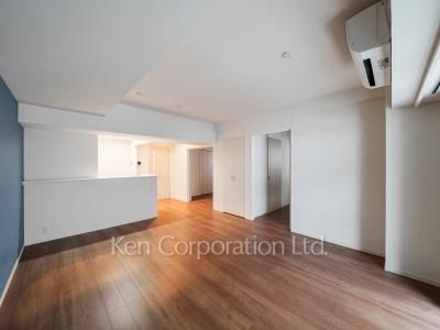 Living-Dining ※Photo of the same layout on 5 floor. Decoration and fixture may differ.