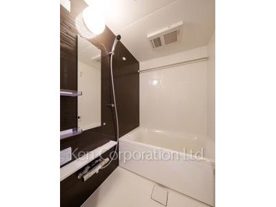 Bath ※Photo of the same layout on 5 floor. Decoration and fixture may differ.