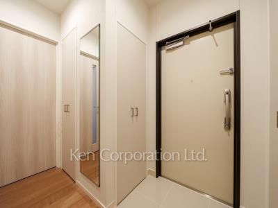 Entrance ※Photo of the same layout on 7 floor. Decoration and fixture may differ.