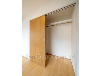 Closet ※Photo of the same layout on 9 floor. Decoration and fixture may differ.