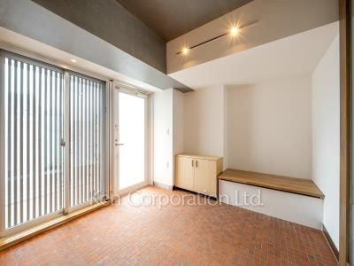 Bedroom ※Photo of the same layout on 9 floor. Decoration and fixture may differ.