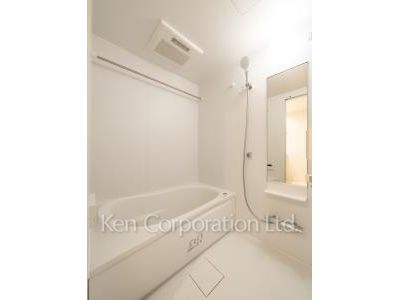 Bath ※Photo of the same layout on 9 floor. Decoration and fixture may differ.