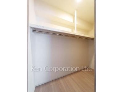 Walk-In Closet ※Photo of the same layout on 9 floor. Decoration and fixture may differ.