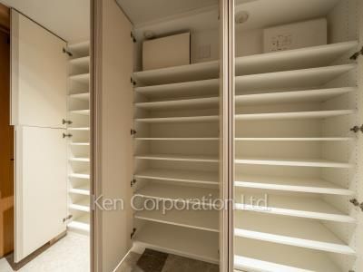 Shoes Closet