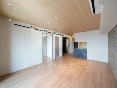 Living-Dining ※Photo of the same layout on 6 floor. Decoration and fixture may differ.
