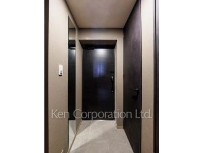 Entrance ※Photo of the same layout on 5 floor. Decoration and fixture may differ.