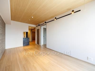 Living-Dining ※Photo of the same layout on 5 floor. Decoration and fixture may differ.