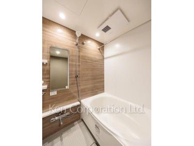 Bath ※Photo of the same layout on 5 floor. Decoration and fixture may differ.