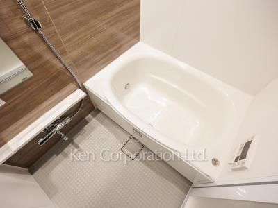 Bath ※Photo of the same layout on 5 floor. Decoration and fixture may differ.
