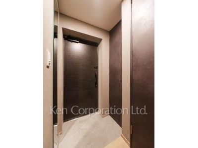 Entrance ※Photo of the same layout on 6 floor. Decoration and fixture may differ.