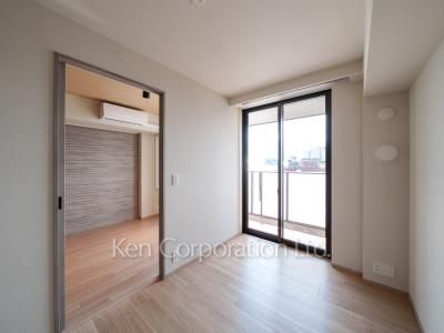 Bedroom ※Photo of the same layout on 6 floor. Decoration and fixture may differ.