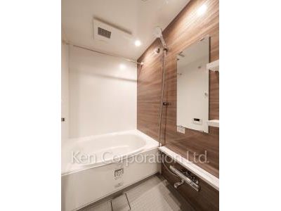 Bath ※Photo of the same layout on 6 floor. Decoration and fixture may differ.