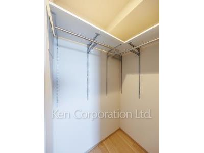Walk-In Closet ※Photo of the same layout on 6 floor. Decoration and fixture may differ.