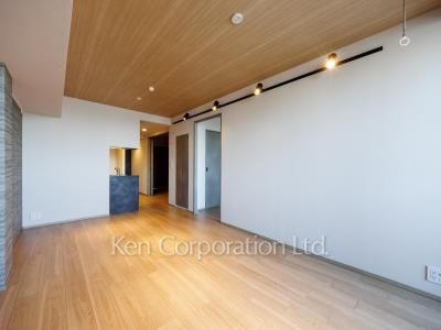 Living-Dining ※Photo of the same layout on 6 floor. Decoration and fixture may differ.