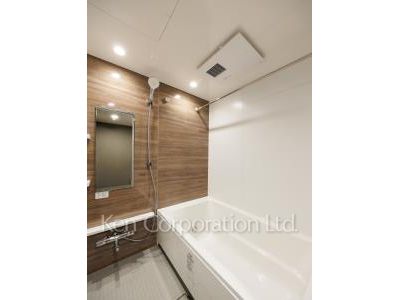 Bath ※Photo of the same layout on 6 floor. Decoration and fixture may differ.