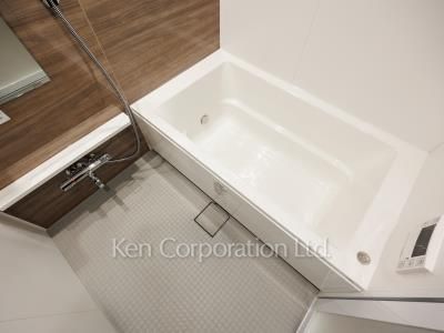 Bath ※Photo of the same layout on 6 floor. Decoration and fixture may differ.