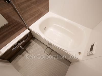 Bath ※Photo of the same layout on 3 floor. Decoration and fixture may differ.