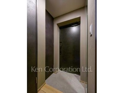 Entrance ※Photo of the same layout on 6 floor. Decoration and fixture may differ.