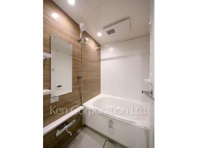 Bath ※Photo of the same layout on 6 floor. Decoration and fixture may differ.