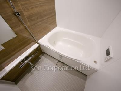 Bath ※Photo of the same layout on 6 floor. Decoration and fixture may differ.