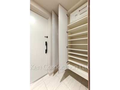 Shoes Closet