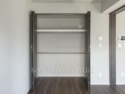 Closet ※Photo of the same layout on 4 floor. Decoration and fixture may differ.