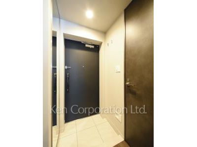 Entrance ※Photo of the same layout on 4 floor. Decoration and fixture may differ.