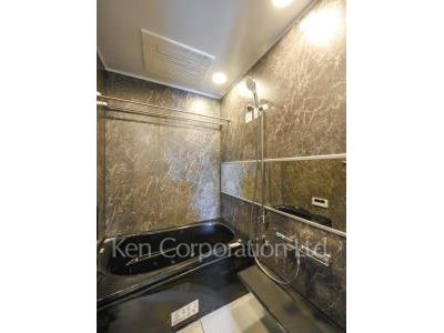 Bath ※Photo of the same layout on 4 floor. Decoration and fixture may differ.
