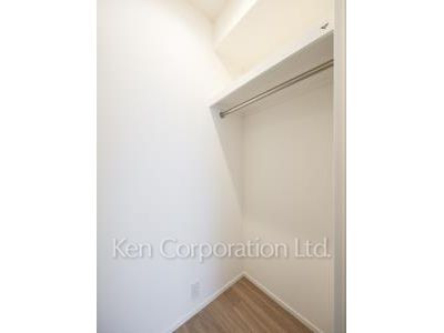 Walk-In Closet ※Photo of the same layout on 2 floor. Decoration and fixture may differ.