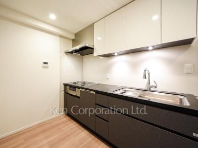 Kitchen ※Photo of the same layout on 2 floor. Decoration and fixture may differ.
