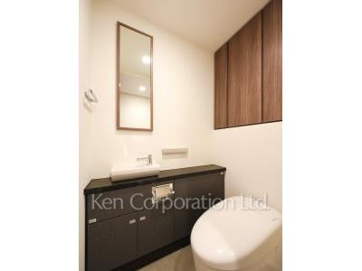 Lavatory ※Photo of the same layout on 2 floor. Decoration and fixture may differ.