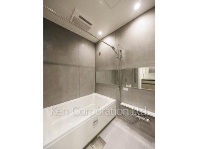 Bath ※Photo of the same layout on 12 floor. Decoration and fixture may differ.