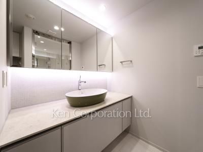 Powder Room