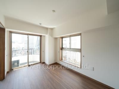 Bedroom ※Photo of the same layout on 6 floor. Decoration and fixture may differ.
