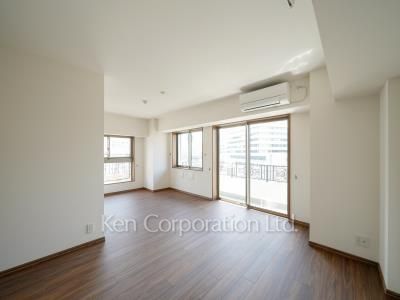 Living-Dining ※Photo of the same layout on 6 floor. Decoration and fixture may differ.