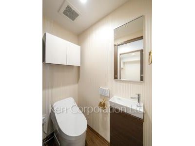 Lavatory ※Photo of the same layout on 6 floor. Decoration and fixture may differ.