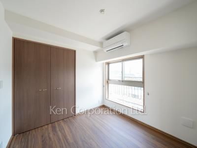 Bedroom ※Photo of the same layout on 6 floor. Decoration and fixture may differ.