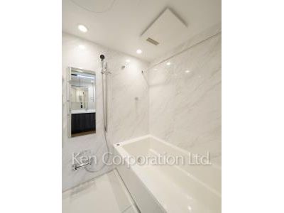 Bath ※Photo of the same layout on 6 floor. Decoration and fixture may differ.