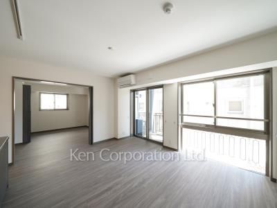 Living-Dining ※Photo of the same layout on 2 floor. Decoration and fixture may differ.