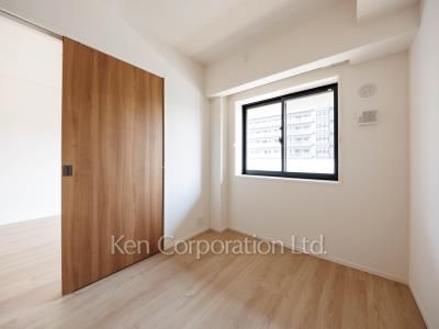 Bedroom ※Photo of the same layout on 10 floor. Decoration and fixture may differ.
