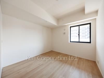 Bedroom ※Photo of the same layout on 10 floor. Decoration and fixture may differ.