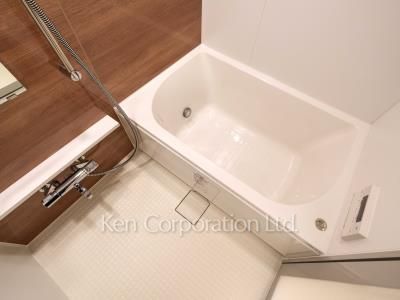 Bath ※Photo of the same layout on 7 floor. Decoration and fixture may differ.