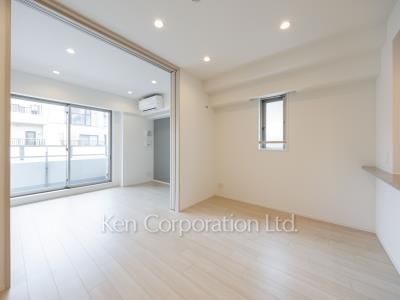 Living-Dining ※Photo of the same layout on 6 floor. Decoration and fixture may differ.