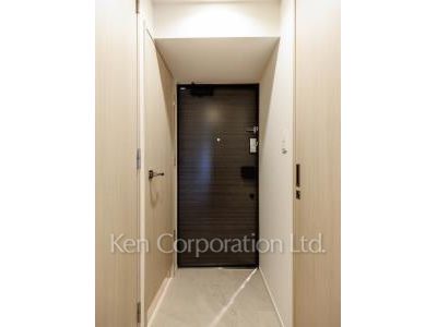 Entrance ※Photo of the same layout on 6 floor. Decoration and fixture may differ.